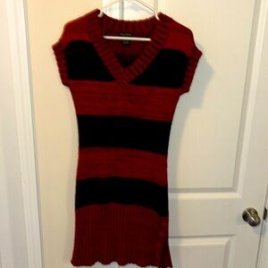 Red & Black Sweater Dress
Size: Large